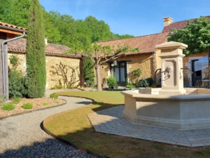 Fontaine coté jardin