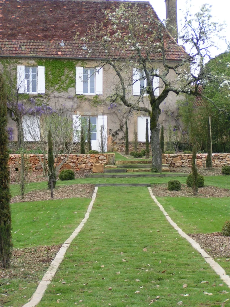 allee-gazon-bordure-bois-chene allee-gazon-bordure-bois-chene