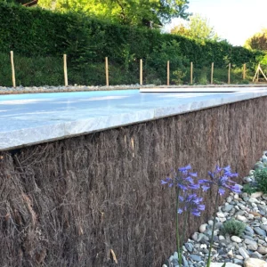brande-bruyere-soubassement-piscine