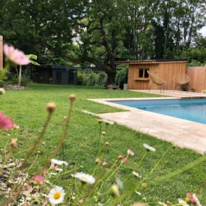 cabane-bois-abri-cabanon-jardin