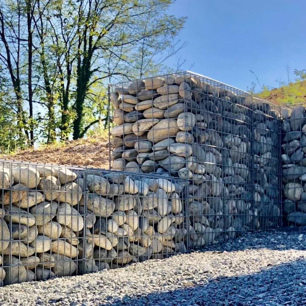 gabion-remplissage-galets-02 gabion-remplissage-galets