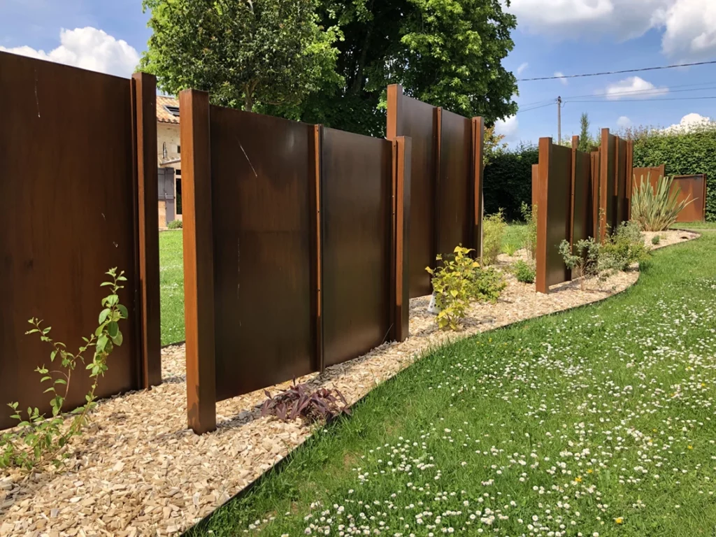 palissade-acier-corten palissade-côté-jardin