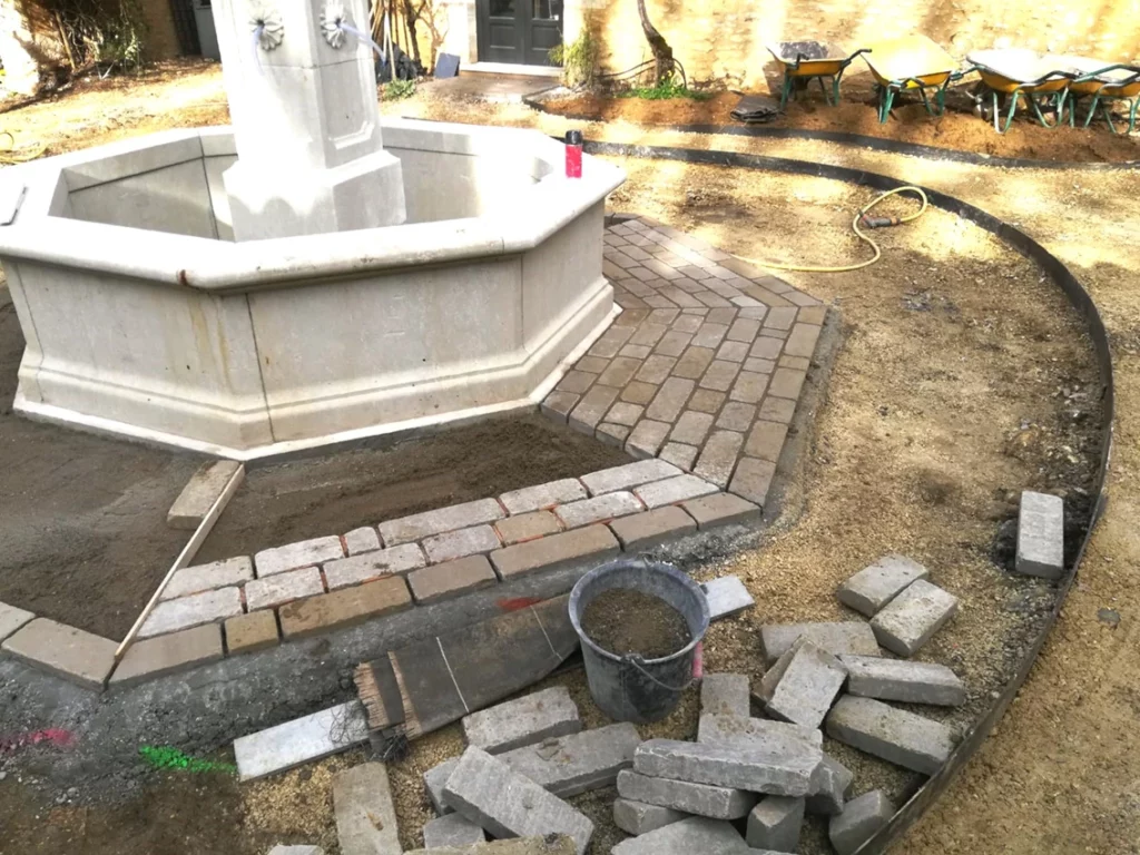 pavage-pave-tour-fontaine pavage-pave-tour-fontaine