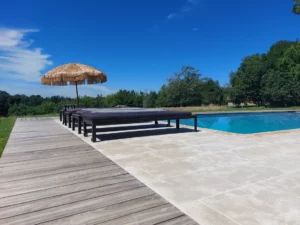 terrasse-bois-exotique-padouk-dallage-piscine